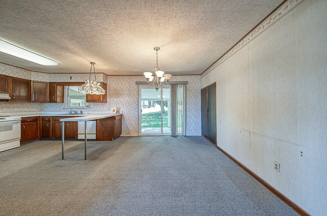 1525 Sycamore St, Connellsville, PA 15425