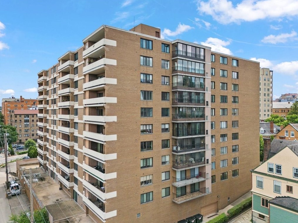 220 Dithridge St, Pittsburgh PA  15213-1456 exterior