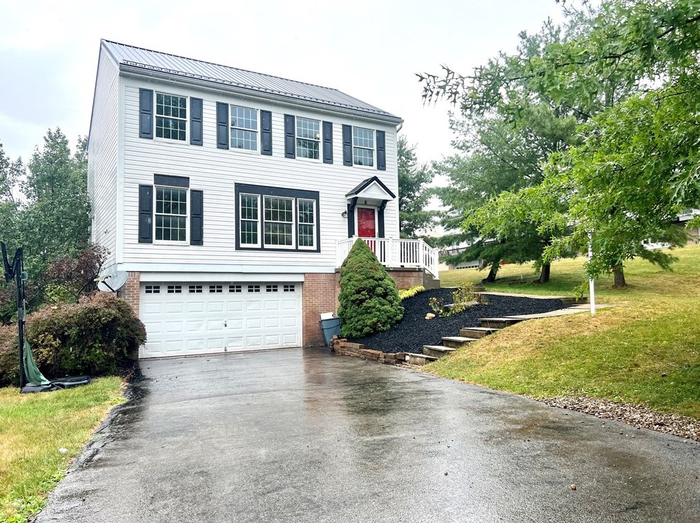 8 W Horseshoe Circle, Canonsburg, PA 15317