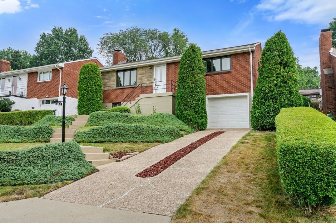 569 Somerville Dr, Pittsburgh, PA 15243