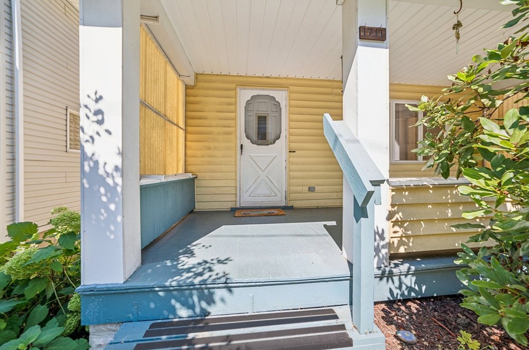 1711 Woodmont Ave, New Kensington, PA 15068