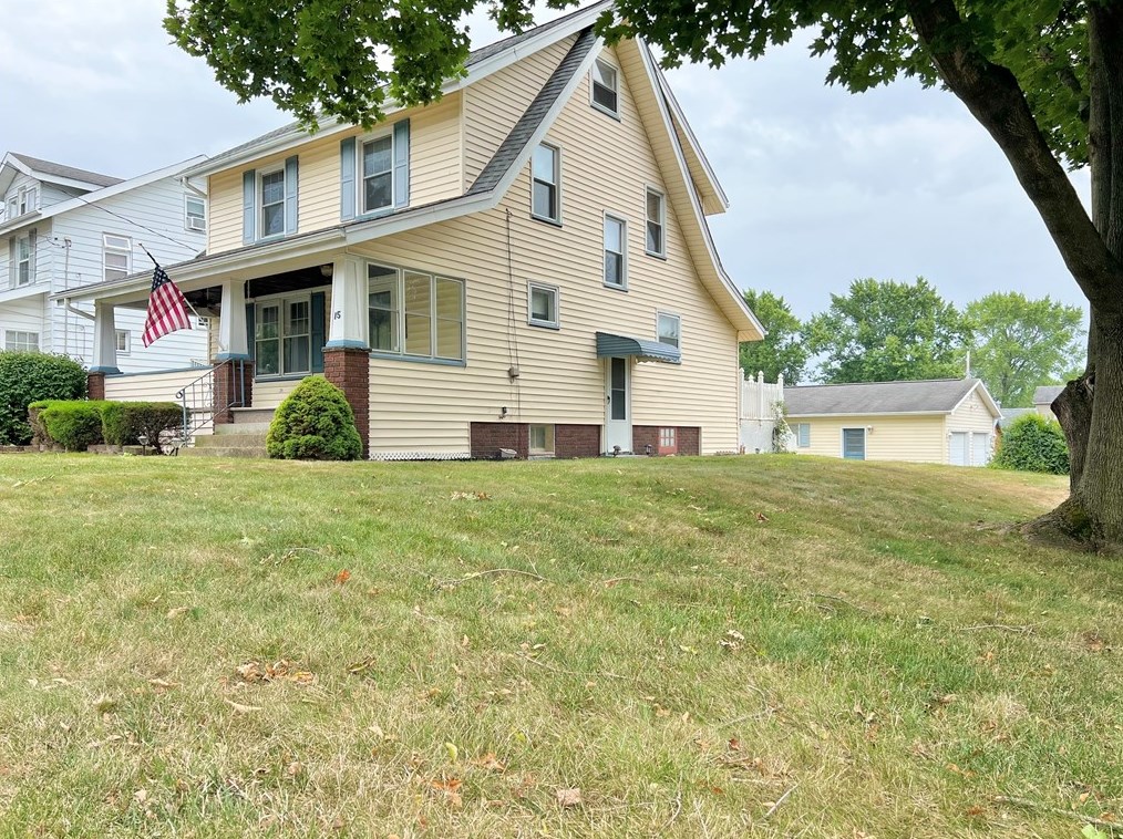 15 W Leasure, New Castle, PA 16105