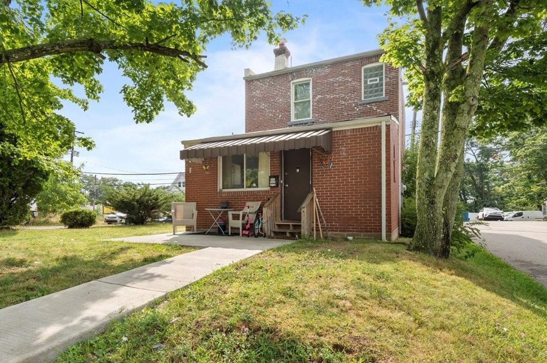 9929 Frankstown Rd, Pittsburgh PA 15235-3006 exterior