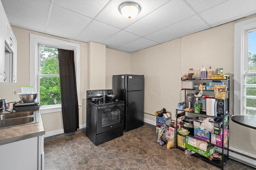 9929 Frankstown Rd, Pittsburgh PA 15235-3006 exterior