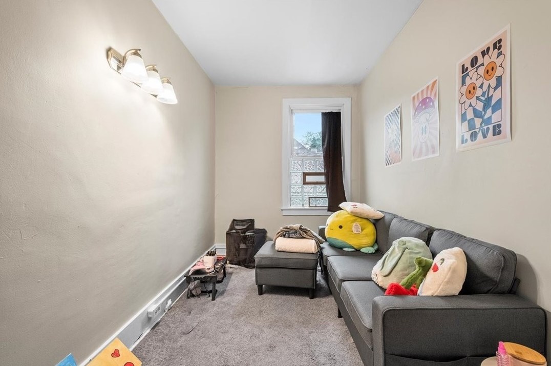 9929 Frankstown Rd, Pittsburgh PA 15235-3006 exterior