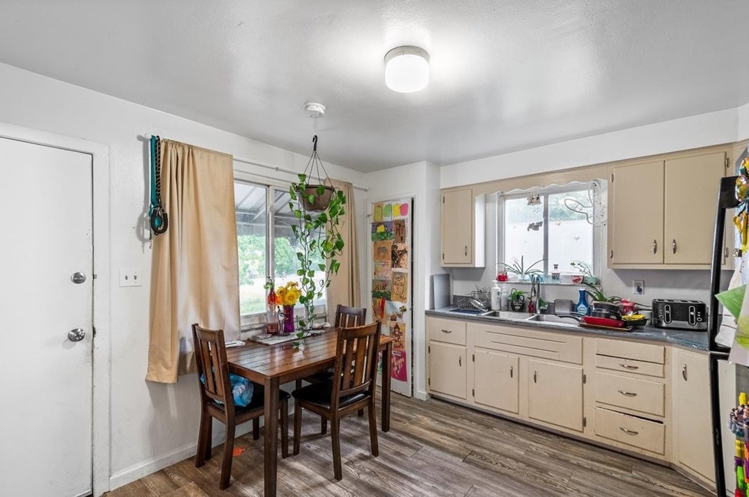 9929 Frankstown Rd, Pittsburgh PA 15235-3006 exterior