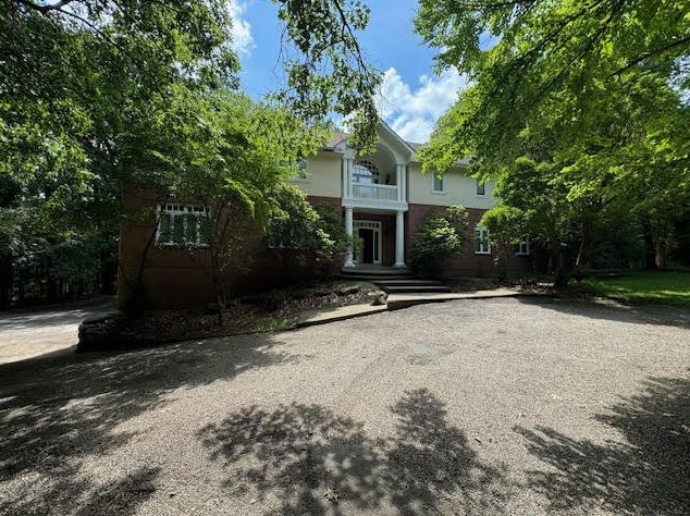 5 Kevin Dr, Sewickley, PA 15143