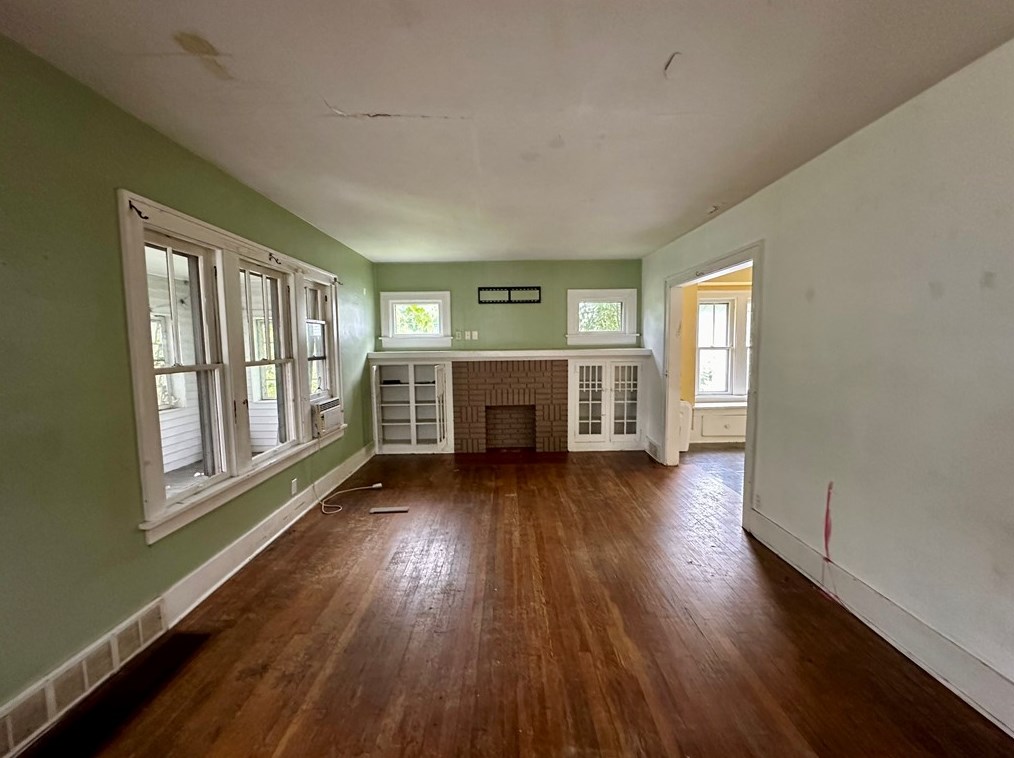 356 White Ave, Hermitage, PA 16146