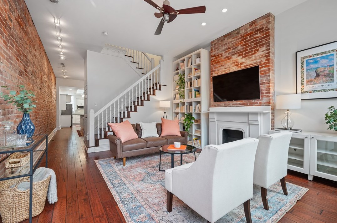 4933 Hatfield St, Pittsburgh, PA 15201-2726