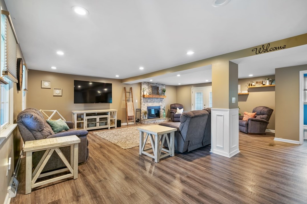 124 Alcott Dr, Sewickley, PA 15143