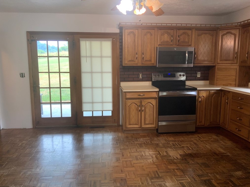 39 Mcclay Rd, Washington, PA 15301