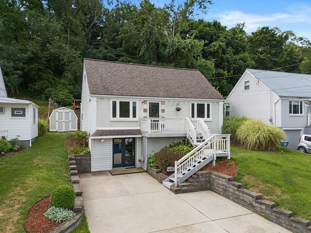 1726 Loretta Dr, Pittsburgh, PA 15235