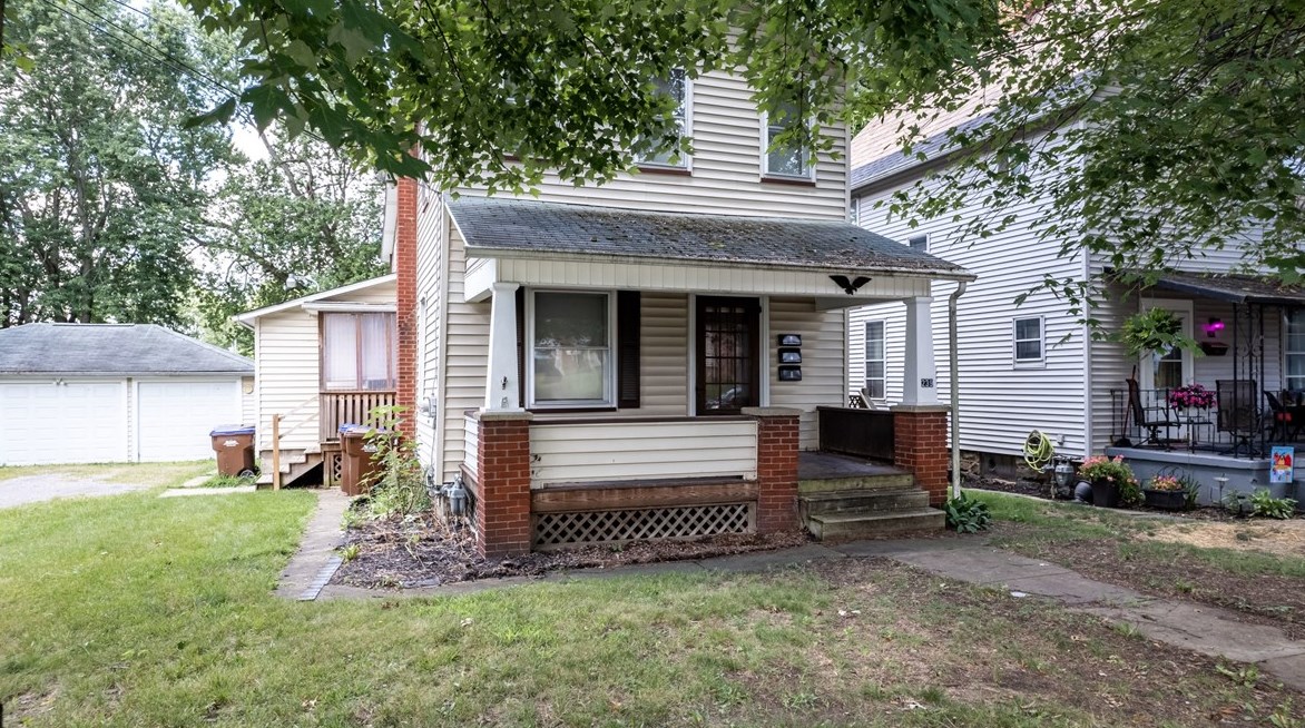 239 Ormond Ave, Hermitage, PA 16146