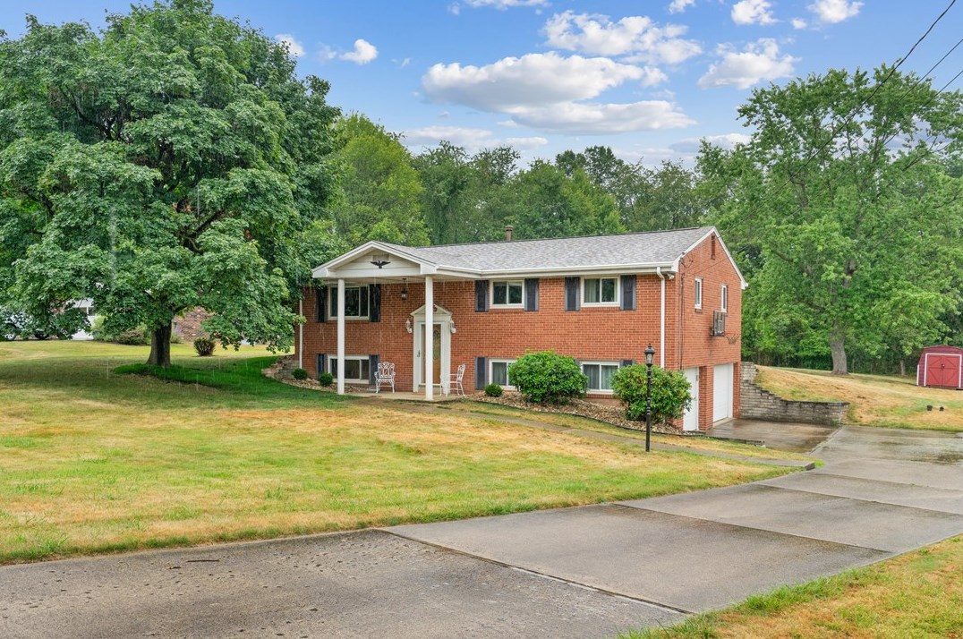 5251 Stella Dr, Gibsonia, PA 15044