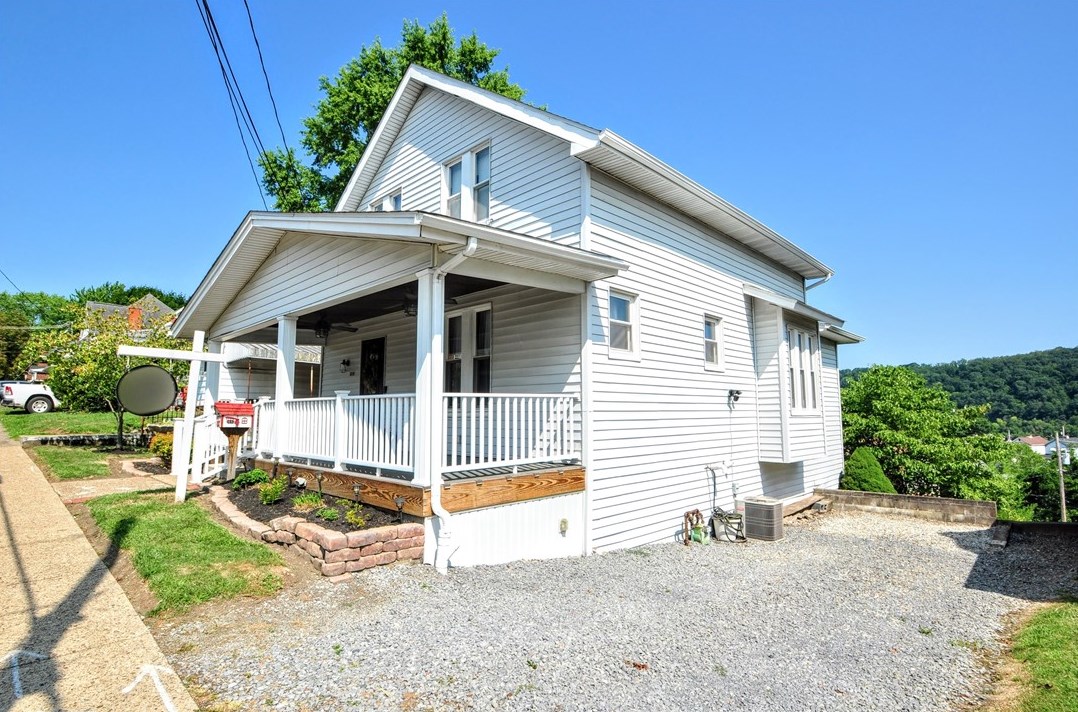 606 4th St, Monongahela, PA 15063
