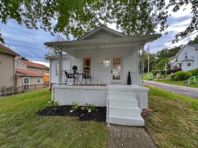 827 E Pearl St, New Castle, PA 16101