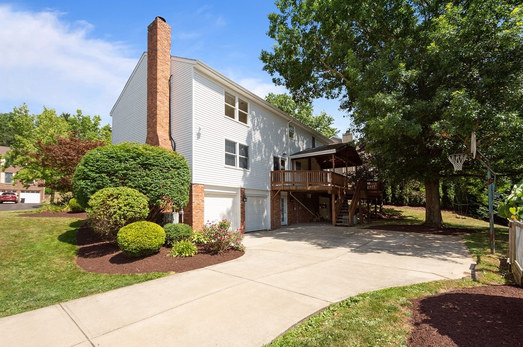100 Stilwell Ct, Pittsburgh, PA 15228