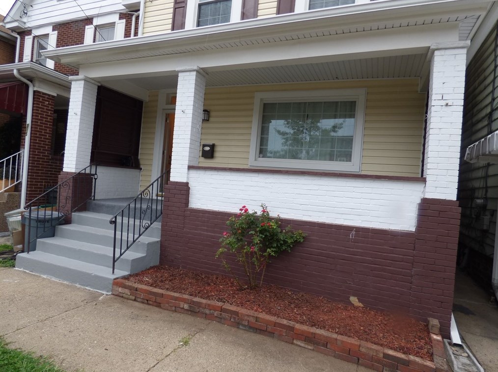 317 Boyleston St, Ambridge, PA 15003