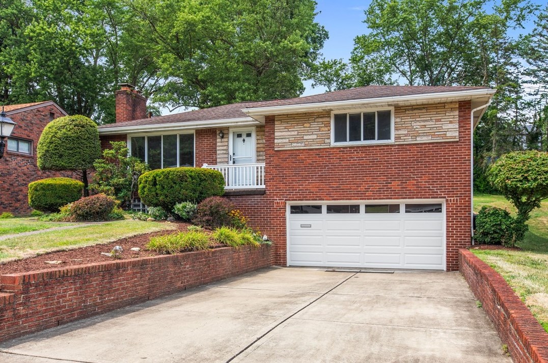4368 E Barlind Dr, Pittsburgh, PA 15227