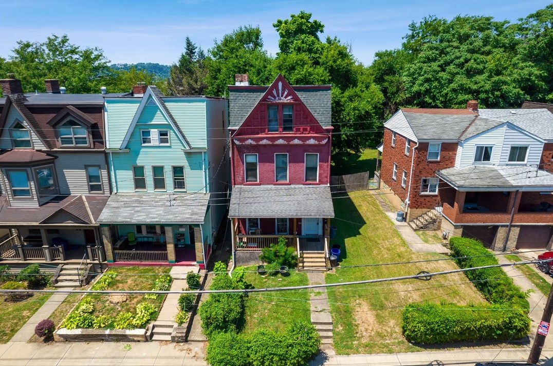 3213 Dawson St, Pittsburgh, PA 15213-4522