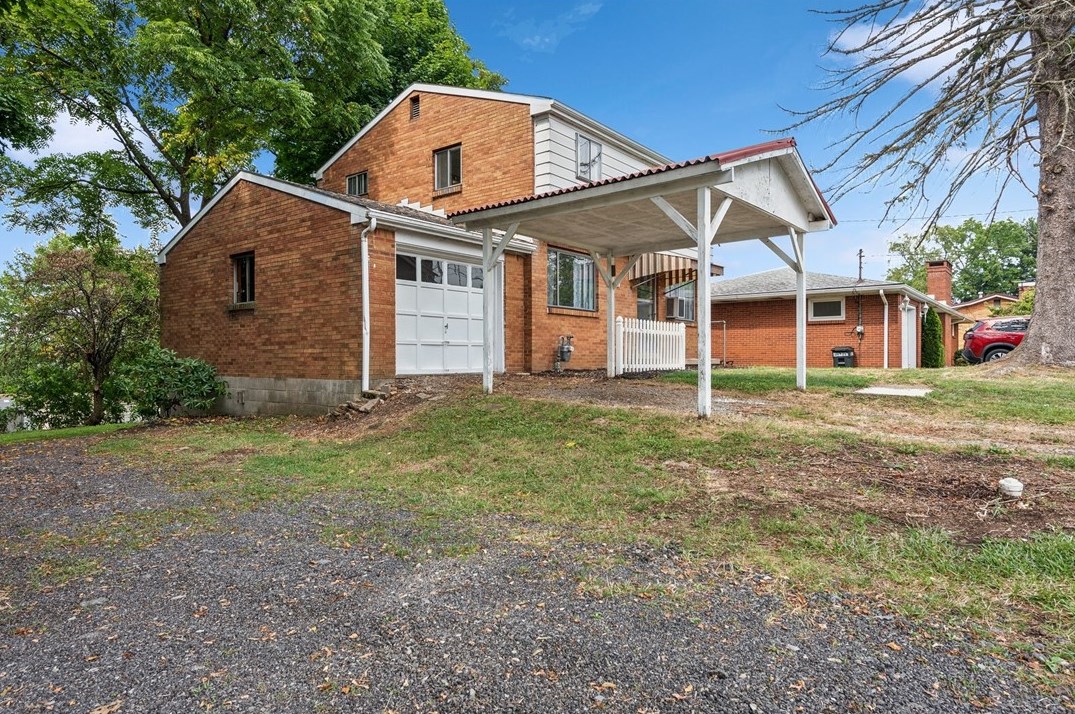 486 Edward St, Latrobe, PA 15650