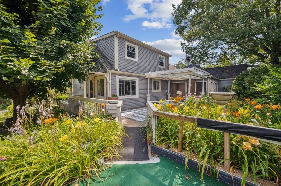 1766 Locust Rd, Sewickley, PA 15143