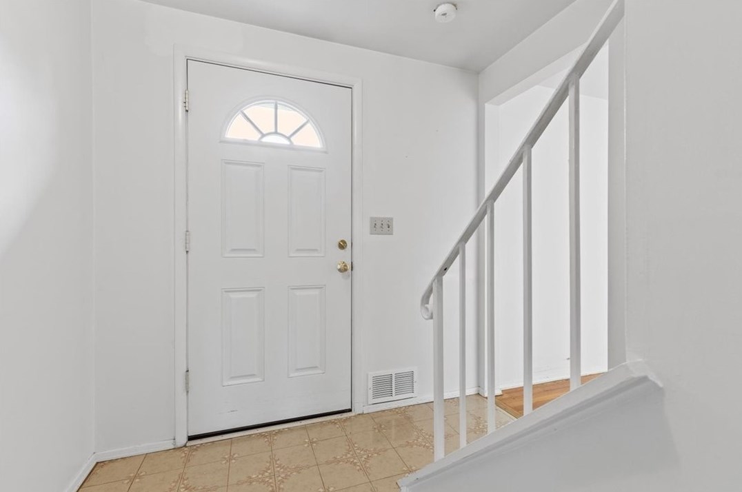 106 Chatham Ln, Monroeville, PA 15146-4714