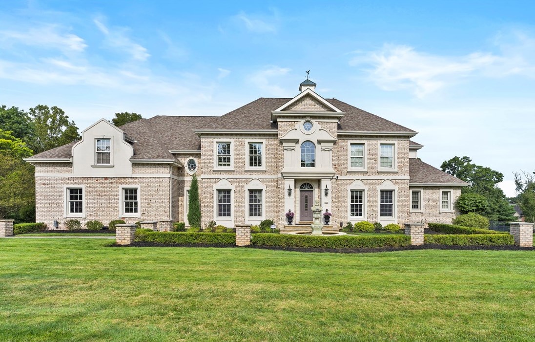 529 Salem Heights Dr, Gibsonia, PA 15044