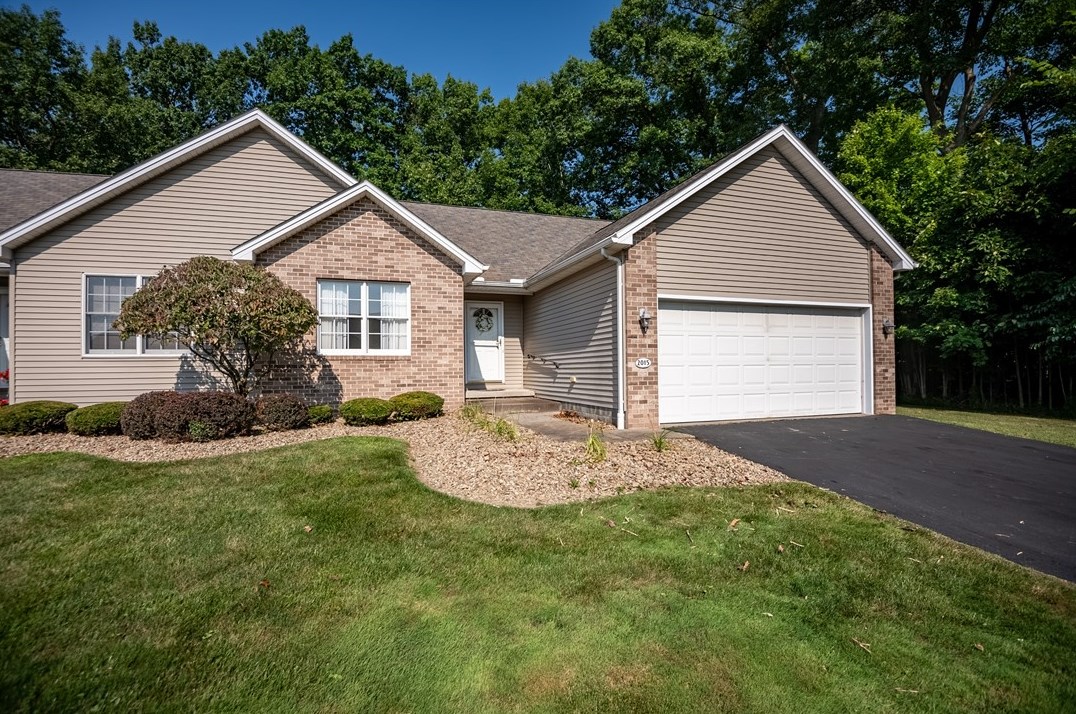 2015 American Way, Hermitage, PA 16148