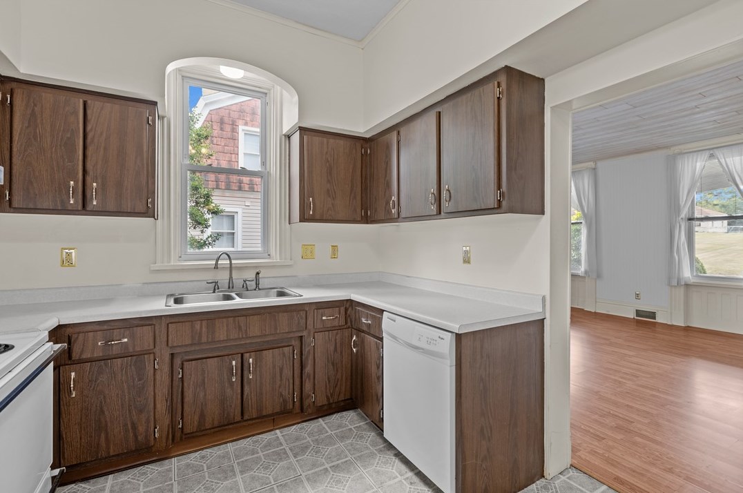 322 Pike St, Houston PA  15342-1715 exterior