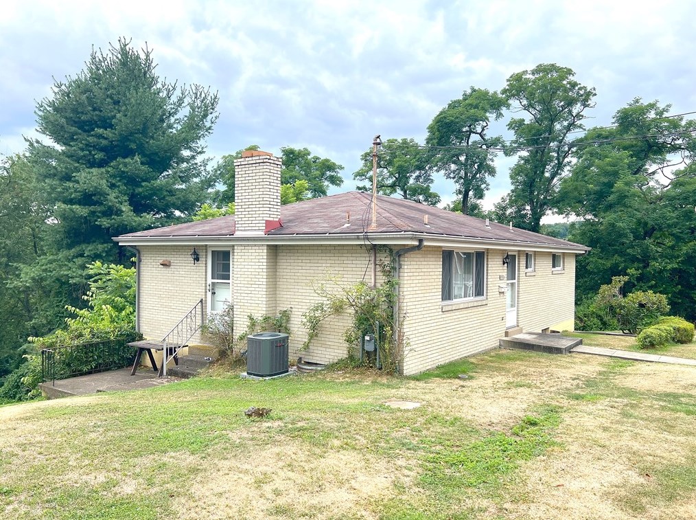 1936 W Beckert Ave, Pittsburgh, PA 15212