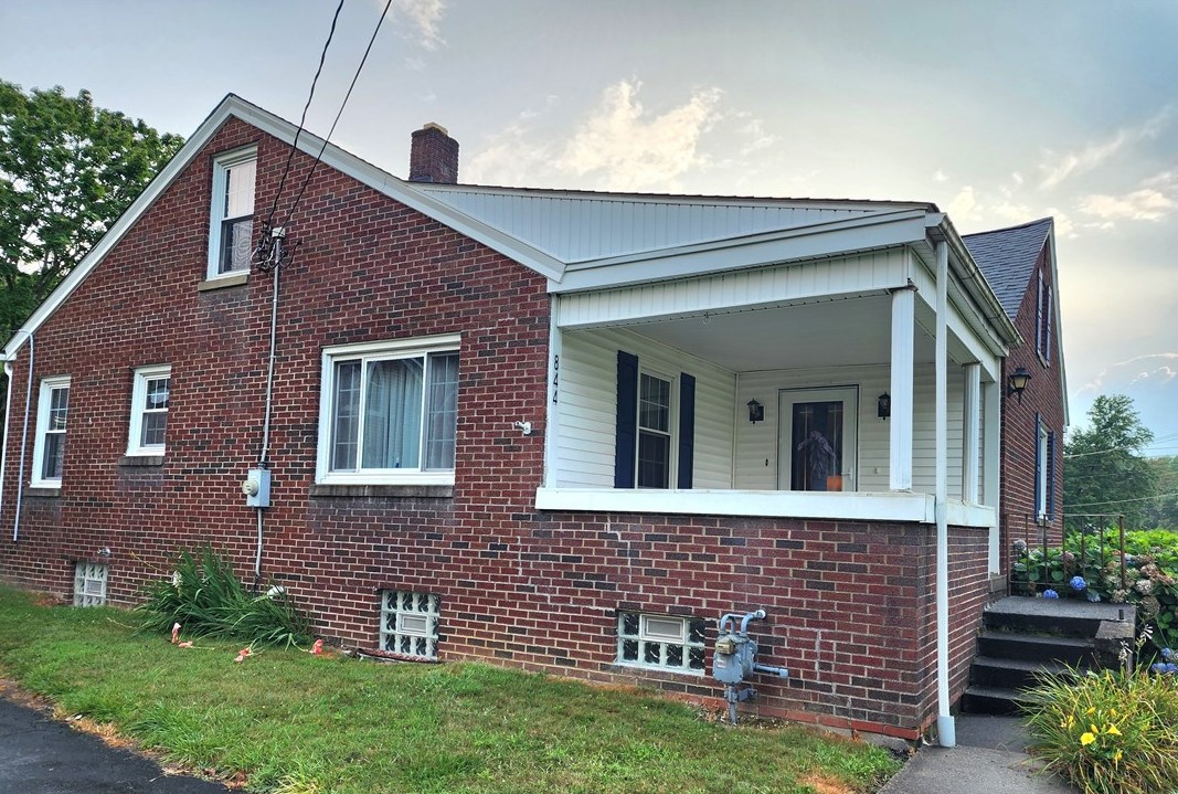 844 Rose Stop Rd, New Castle, PA 16101