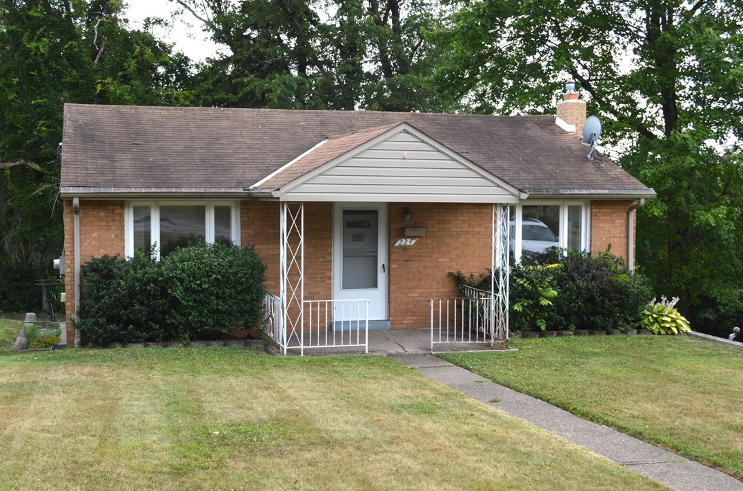 224 Longview Dr, Monroeville, PA 15146
