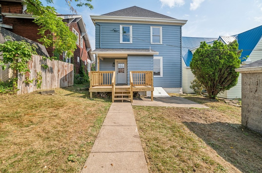 119 E Hallam Ave, Washington, PA 15301