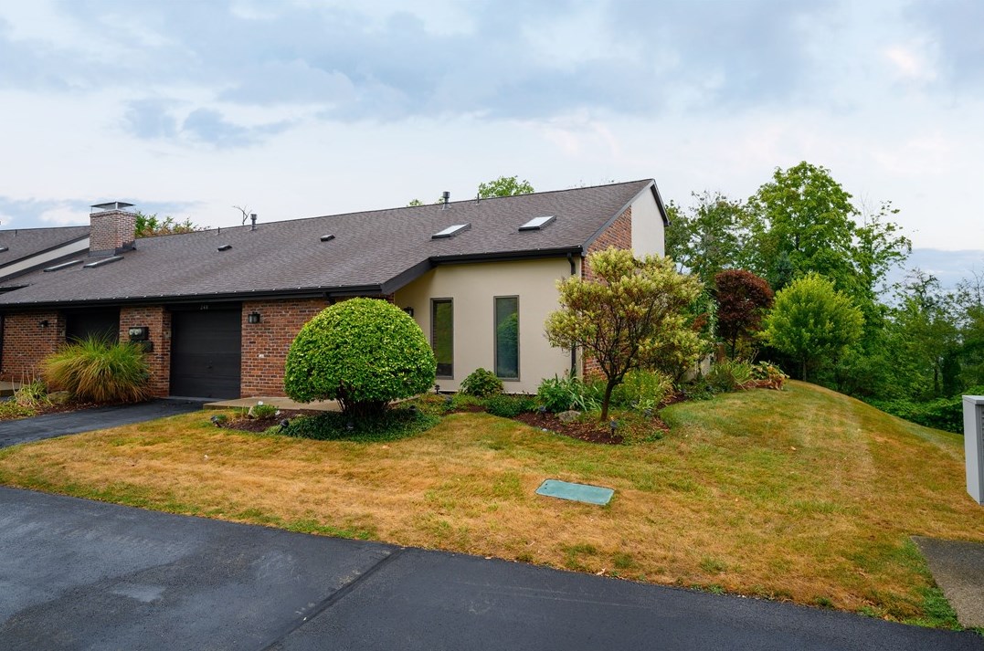 248 Greenwood Dr North, Canonsburg, PA 15317