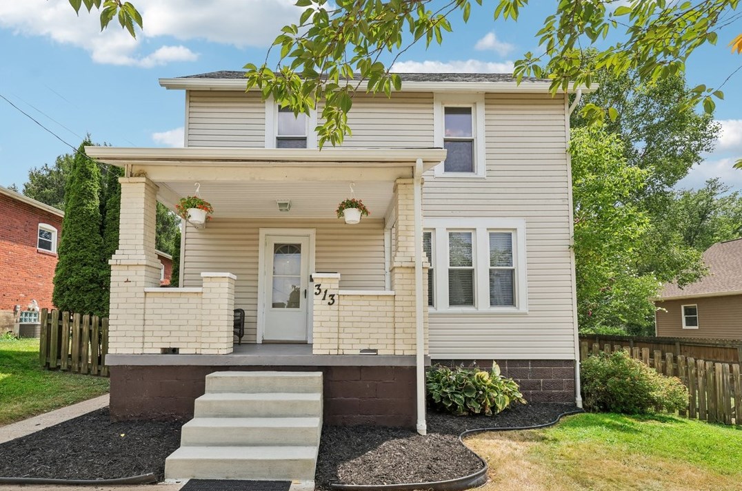 313 Pine St, Zelienople, PA 16063