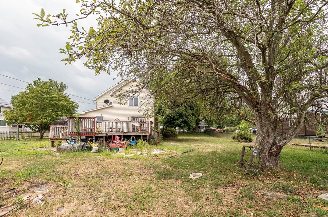 135 Broadway St, Connellsville, PA 15425
