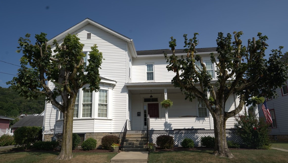 207 S 5th St, West Newton, PA 15089