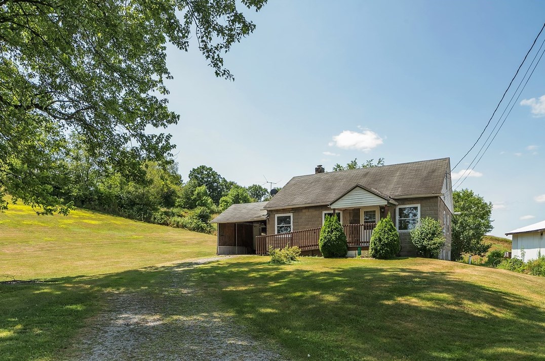 107 Olinger Dr, Kittanning, PA 16201