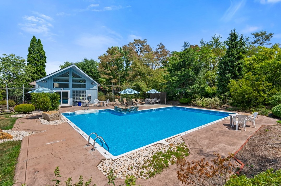 217 Spring Run Dr, Monroeville, PA 15146