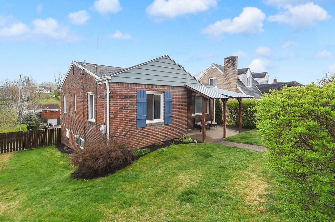 528 Prestley St, Collier Township, PA 15106