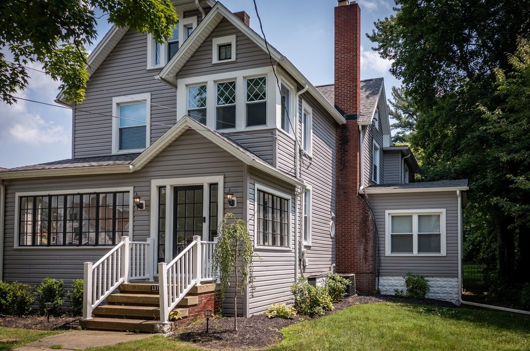 1378 Hall Ave, Hermitage, PA 16146