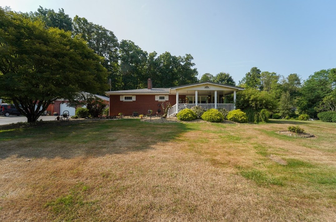 198 Shenandoah Rd, Connellsville, PA 15425