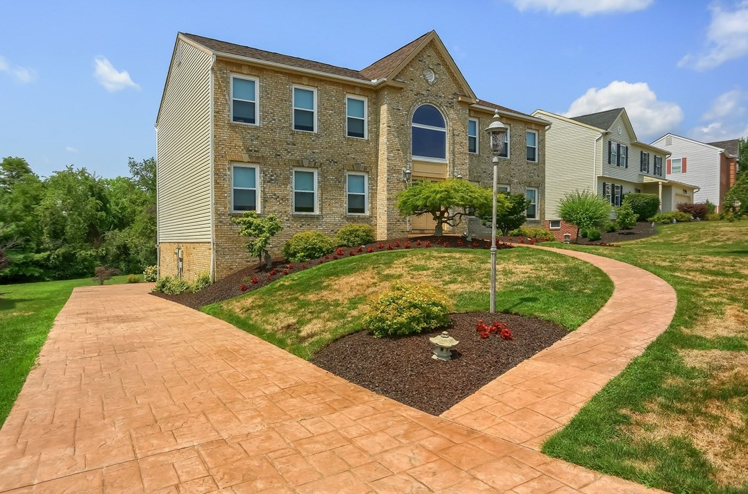 1442 Iroquois Dr, Pittsburgh, PA 15205