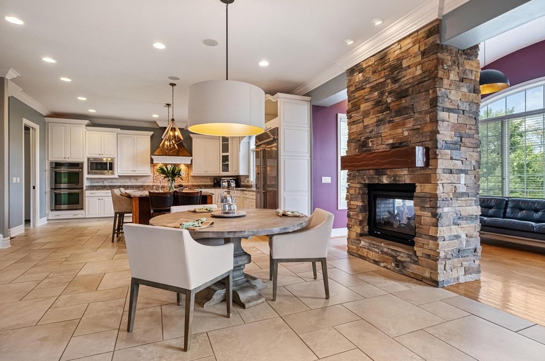 2230 Country Clb Dr, Pittsburgh PA 15235-4114 exterior