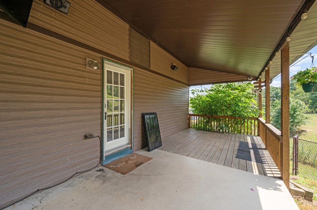 15 Harvey Ln, Washington, PA 15301