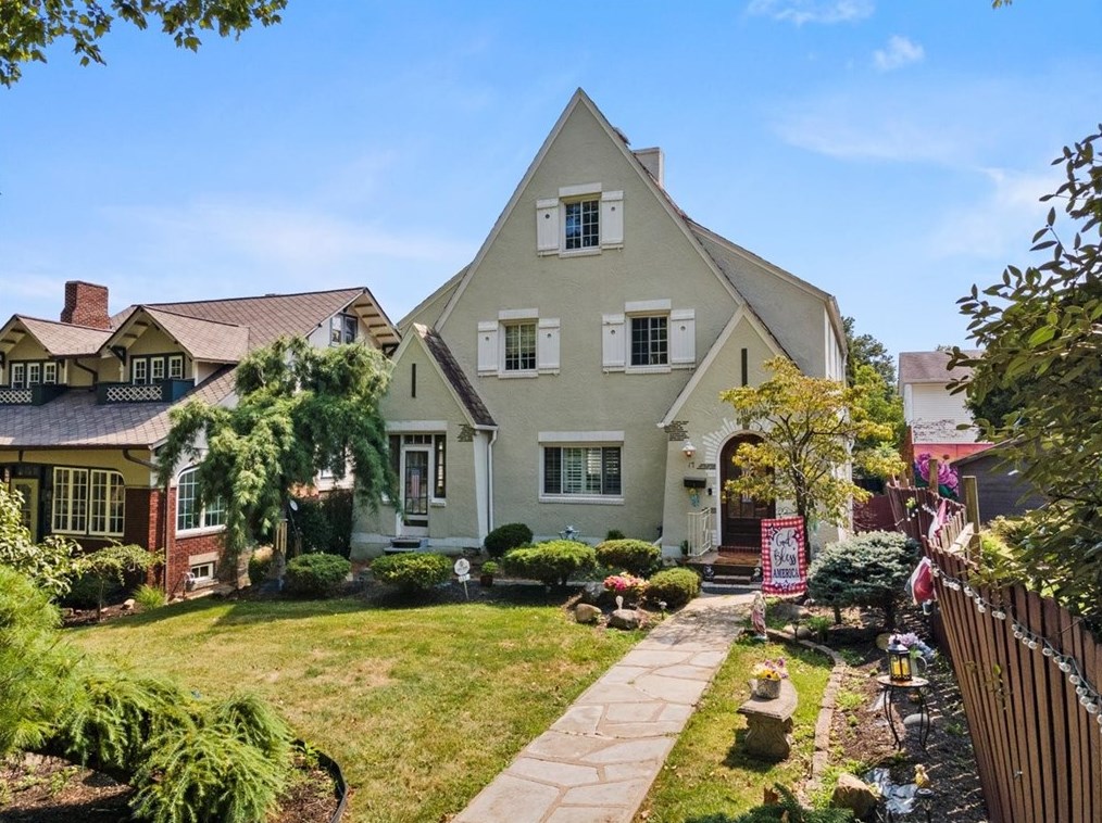 17 Wilmont Ave, Washington, PA 15301-3536