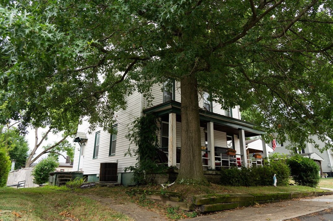 12 Dean St, Collier Township, PA 15106