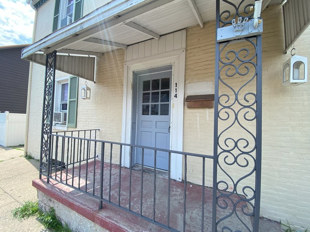 114 Thompson St #2, Latrobe, PA 15650