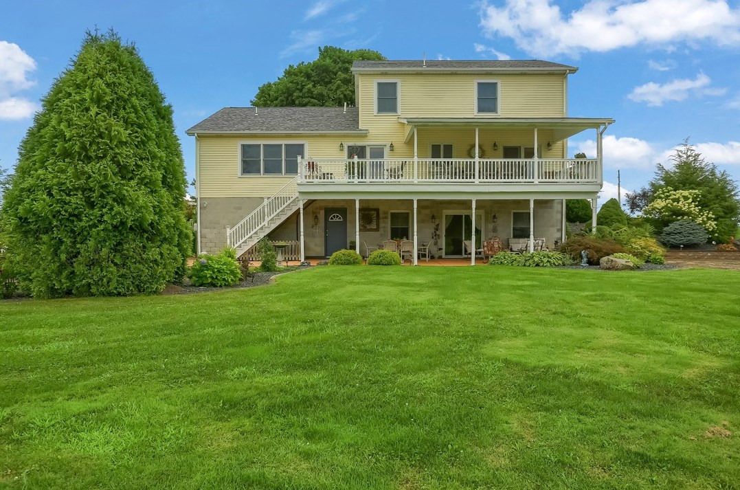 329 Mccaslin Rd, New Castle, PA 16101